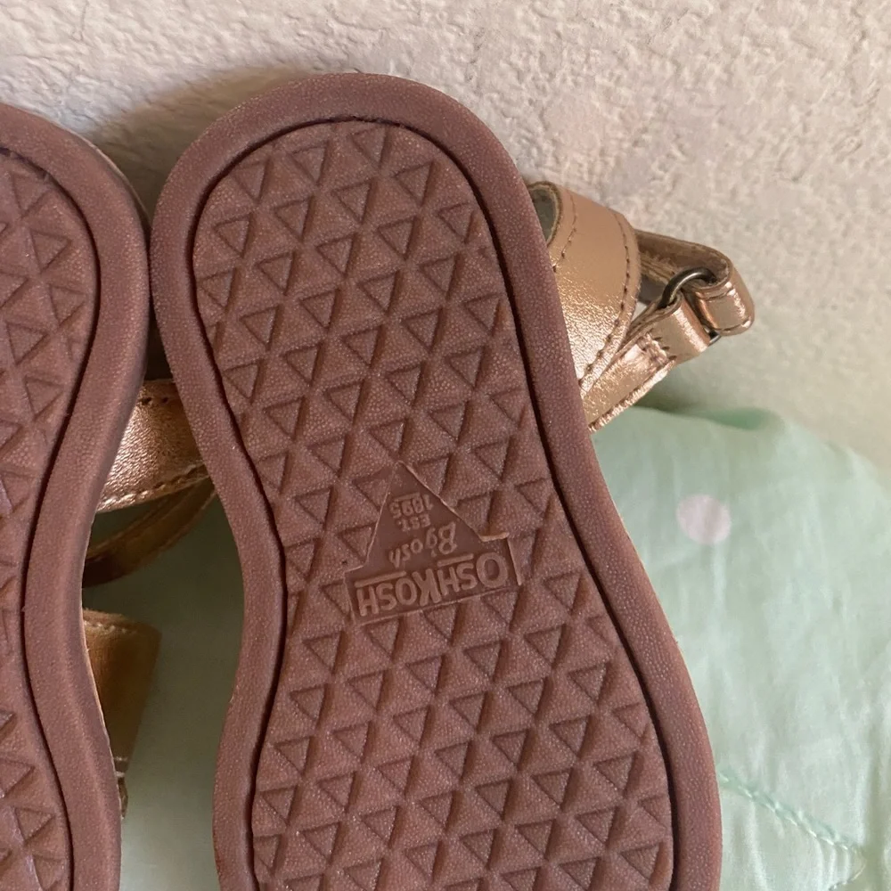 NWT OshKosh Toddler Girls Sandals size 5